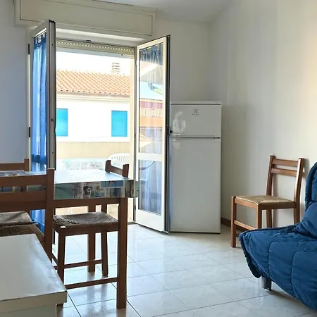 Apartment Trilocale Con Terrazzino A 30mt Dal Mare Di - F005 *