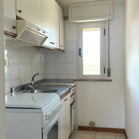 Apartment Trilocale Con Terrazzino A 30mt Dal Mare Di Fano - F005 Marotta