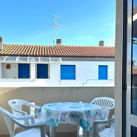 Trilocale Con Terrazzino A 30mt Dal Mare Di Fano - F005 *