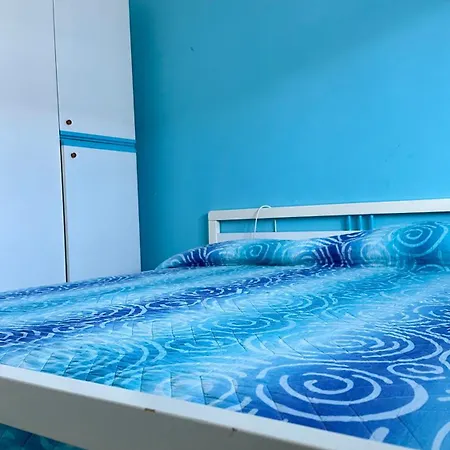Apartment Trilocale Con Terrazzino A 30mt Dal Mare Di - F005
