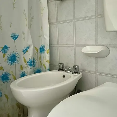 Trilocale Con Terrazzino A 30mt Dal Mare Di Fano - F005 Apartment *